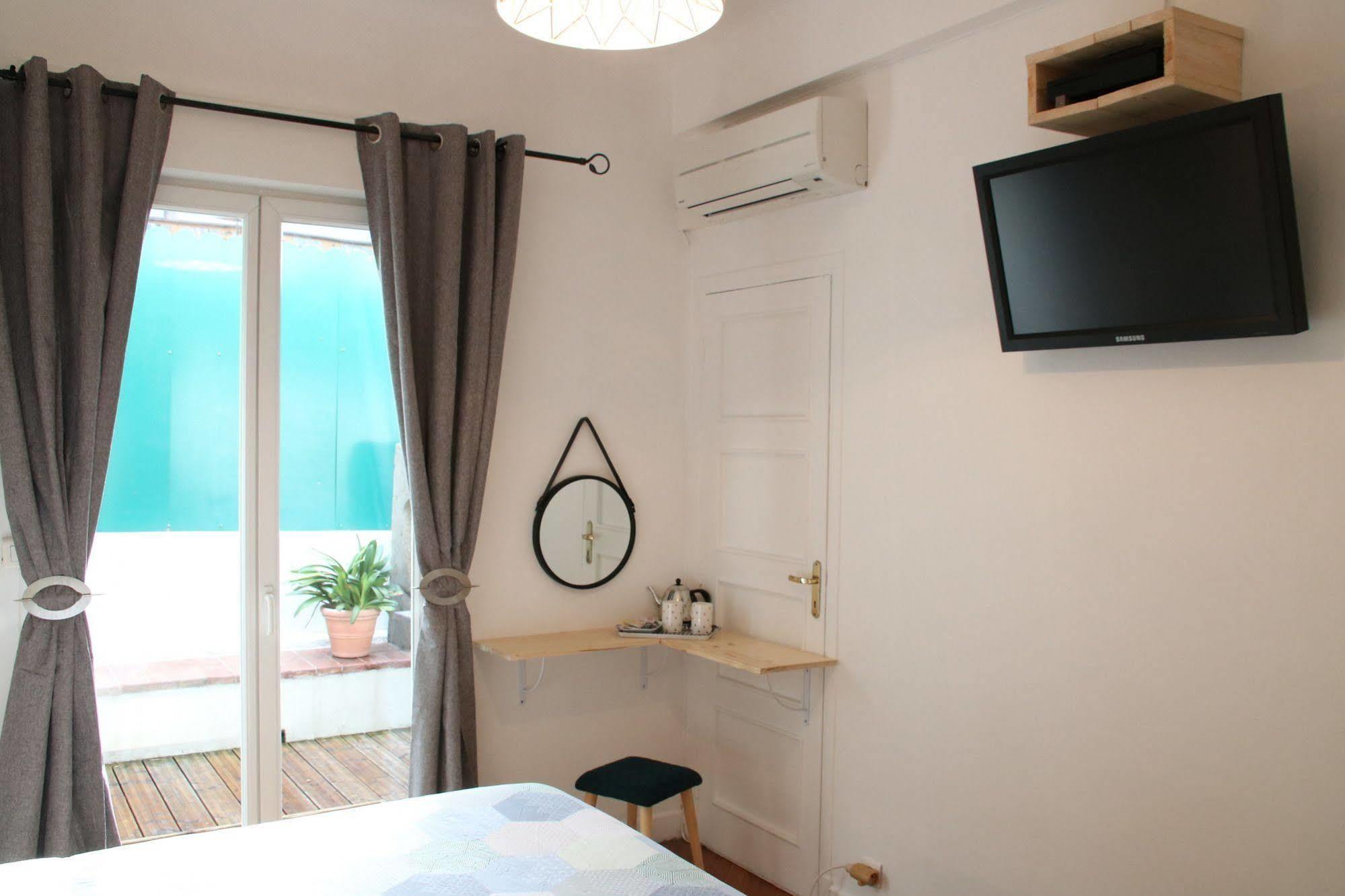 6 Bedrooms Seaview House, Old Town Niza Exterior foto