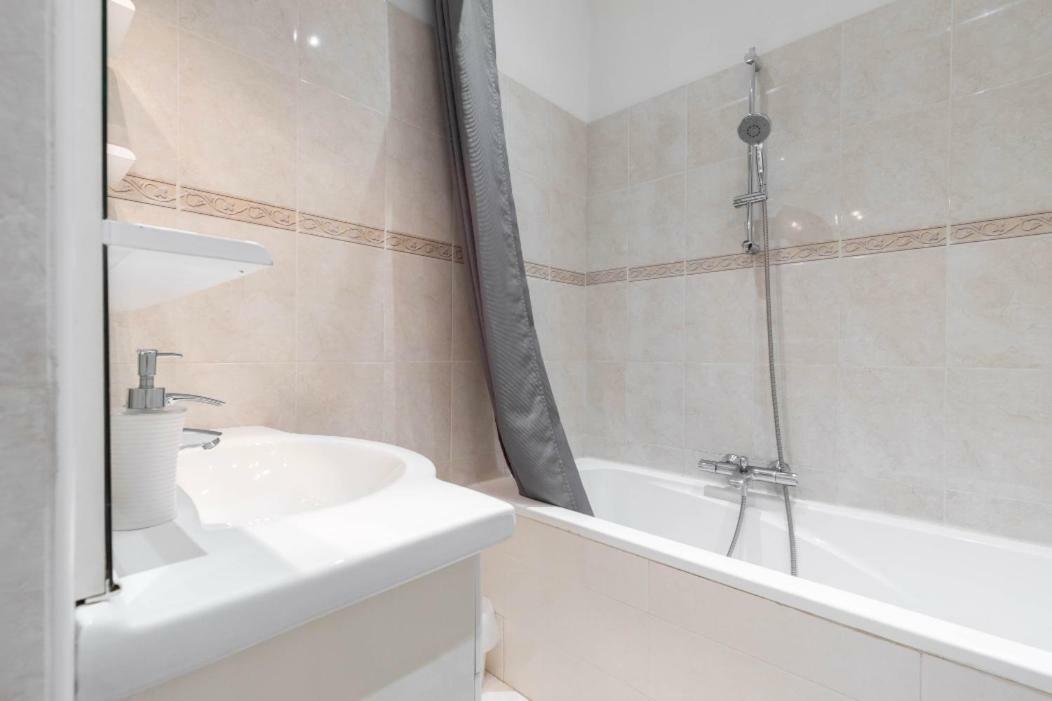 6 Bedrooms Seaview House, Old Town Niza Exterior foto